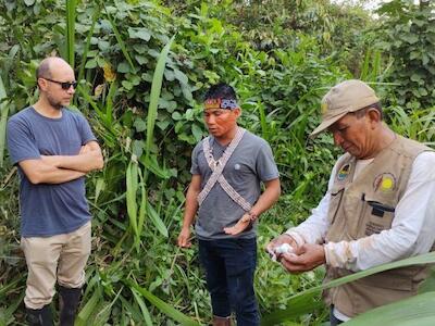 El Relator de la ONU visitó la comunidad de Nuevo Andoas, en Loreto. Pudo recorrer algunos puntos de pasivos ambientales del Lote 192. Foto: Observatorio Petrolero de la Amazonía Norte/Puinamudt.