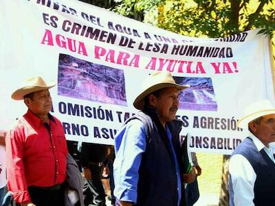 #AguaParaAyutlaYa demandan intelectuales, actores y periodistas