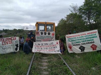 Campesinos indígenas de Oaxaca suspenden obras del Tren Transístmico en sus tierras