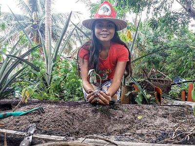 Na semana do meio ambiente, jovens do MST realizam mutirão de plantio de árvores
