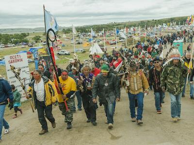 Dictan arresto contra Amy Goodman tras cubrir protestas indígenas