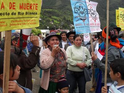 Ecuador rechazo a minera IMC