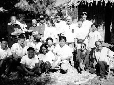 - El equipo, la junta y los amigos de GRAIN en Filipinas, 1997