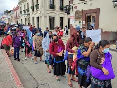 Personas desplazadas por la violencia en Chiapas regresan a sus hogares. Foto Elio Henríquez /Archivo