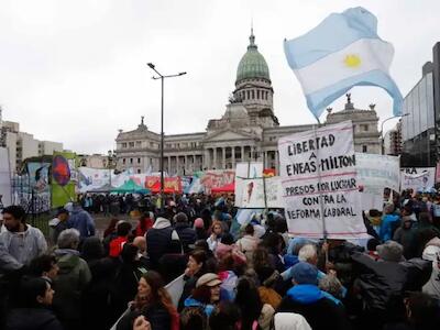 En portada: Marcha contra propuesta de reforma a Ley de Tierras en Argentina.