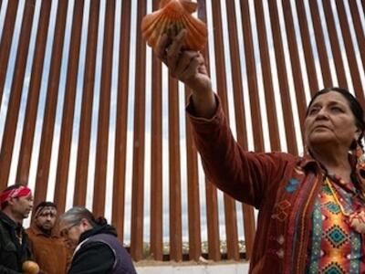 Comunidades Kumiai alertan sobre daños al cerro Cuchumá por obras del muro fronterizo impulsado por Donald Trump.
