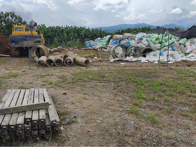 Bloque Verde denuncia presunto entierro de basura plástica en fincas bananeras de Chiquita en Sixaola