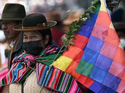 Bolivianos pedem a saída do presidente Rodrigo Paz | Crédito: Aizar Raldes/AFP