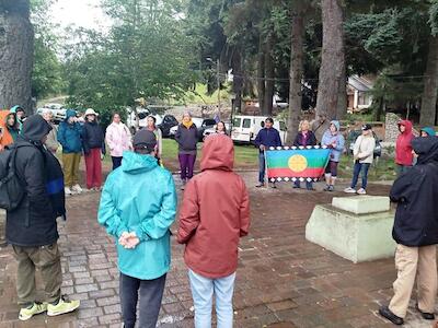 “Desalojo a punta de fuego”: la denuncia de las comunidades mapuches ante los ataques de los gobiernos y medios amigos