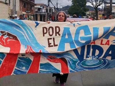 El agua, la yakumama, bajo grave amenaza