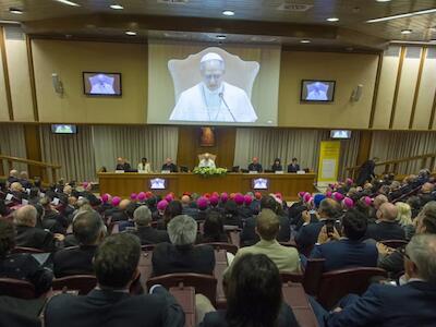 El papa León XIV presenta su primera carta encíclica "Magnifica humanitas" en la Sala del Sínodo del Vaticano, el 25 de mayo de 2026. © 2026 Alessia Giuliani - Catholic Press via Vatican Pool/Getty Images