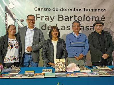 Integrantes del Centro de Derechos Humanos Fray Bartolomé de las Casas y de otras organizaciones participantes, en imagen del el 5 de marzo pasado, en la presentación de la agenda 2026 Memorias Subterráneas: Caminos de Paz desde la Lucha Colectiva.Foto Cuartoscuro