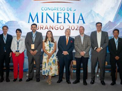 En portada: La directora del Servicio Geológico Mexicano (SGM), Flor de María Harp (pantalón rojo), en la inauguración del noveno Congreso Nacional de Minería Durango 2026.