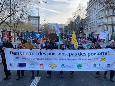 Francia: La Confédération Paysanne en primera línea contra los pesticidas prohibidos y por la protección del agua