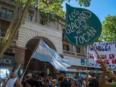 Glaciares en la mira: entre el avance extractivista y la desprotección ambiental