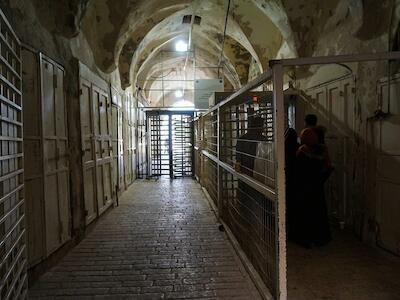 Foto: Puesto de control en la ciudad cisjordana de Hebrón (Anastasia Chávez).