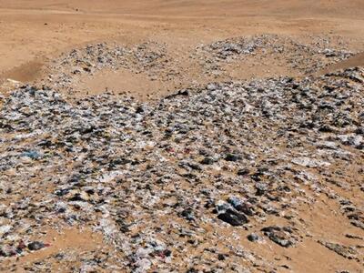 La moda rápida convirtió el desierto de Atacama en un basurero