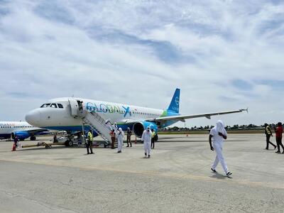 Haitianos deportados de Estados Unidos desembarcan de un vuelo chárter en el Aeropuerto Internacional de Cabo Haitiano, Cabo Haitiano, Haití, 27 de agosto de 2026. © 2026 Human Rights Watch