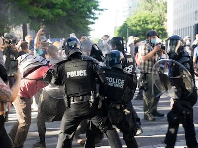 Los derechos laborales bajo ataque: el avance global de la represión antisindical