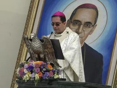 Monseñor Escobar Alas pide intercesión del Divino Salvador del Mundo para evitar la explotación minera