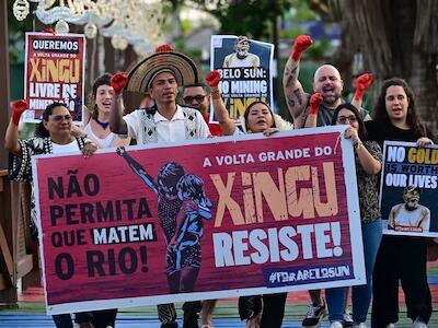 Líderes indígenas e ativistas da Aliança Pela Volta Grande do Xingu em protestos contra a Belo Sun. Foto: Pablo Porciuncula/AFP