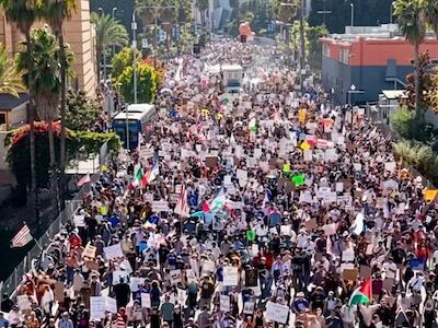 “No Kings”: millones de personas se movilizan en los Estados Unidos en protestas contra Trump