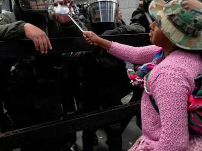 Persiguen a dirigentes de protestas mientras crisis económica sigue en curso
