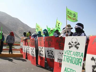 En portada: Movilizaciones campesinas frenaron la explotación de cobre del proyecto Tía María durante más de 15 años.