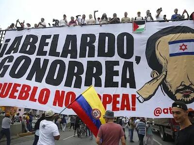 Entre los reclamos aparecen recortes o ajustes en instituciones públicas, demandas de mayor inversión educativa, inconformidades de comunidades indígenas y preocupación por posibles restricciones al derecho a manifestarse. Imagen: RRSS