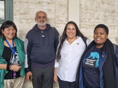 Sibongokuhle Gumede, coordinadora de proyectos de Masifundise Sudáfrica; Marcela Ramos, integrante de la Asamblea de Mujeres Insulares por las Aguas de Chiloé, miembro de NAFSO y secretaria general del Foro Mundial de Pueblos Pescadores (WFFP); Herman Kumara, secretario general del WFFP, representante del Comité Internacional de Nyéléni y dirigente del National Fisheries Solidarity Movement de Sri Lanka; y Carmen Mannarino, directora de Masifundise Sudáfrica. Los cuatro participaron en Naciones Unidas, en Ginebra, en el marco de la campaña internacional por un tratado vinculante sobre empresas transnacionales y derechos humanos.