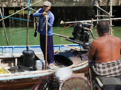 Turismo de lujo y carbono azul frente al desplazamiento de la pesca artesanal – Voces de la bahía de Ao Kung ante el avance del capital