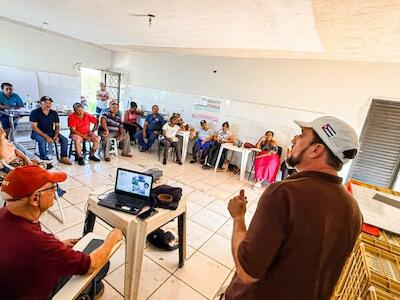 Reunião entre MST e Cooperlol. Foto: Filipe Augusto Peres