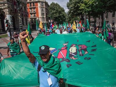 Bloqueio afeta a soberania alimentar e capacidade de produção nas comunidades do campo. Foto: Umut Vedat / La Via Campesina