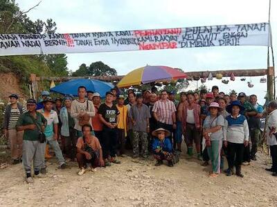 Barricada contra la destrucción de la selva