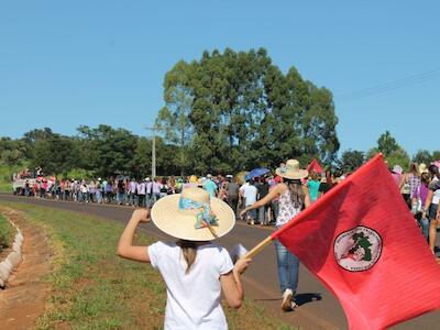 Mulheres Sem Terra em luta, Semeando Resistência!