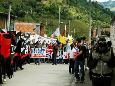 La Marcha Carnaval es una iniciativa estudiantil de la Universidad de Tolima y activistas del ambiente. Foto: Viviana Sánchez Prada