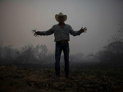 - A ocupação contesta a propriedade privada sobre um bem que é essencial à vida, o solo, a fertilidade da terra - Mauro PIMENTEL / AFP.