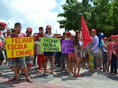 Sem Terrinhas em mobilização por escola e educação. Foto: Acervo MST-CE