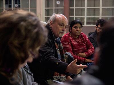 En vez de “extractivismo” prefiero hablar de “sociedad extractiva”. Entrevista a Raúl Zibechi