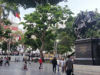 Expertos en derechos humanos alarmados por la creciente presión de Estados Unidos sobre Venezuela