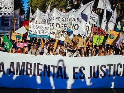 Marcha ambientalista en Argentina. Créditos: Guido Ieraci / ANCCOM