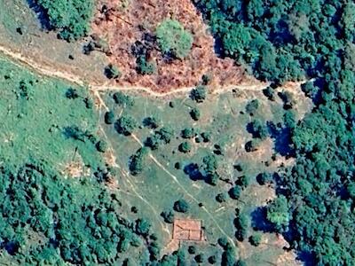 Imagen satelital que muestra uno de los tramos del entramado de vías de Mapiripán. Crédito: Google Earth – Mongabay Latam