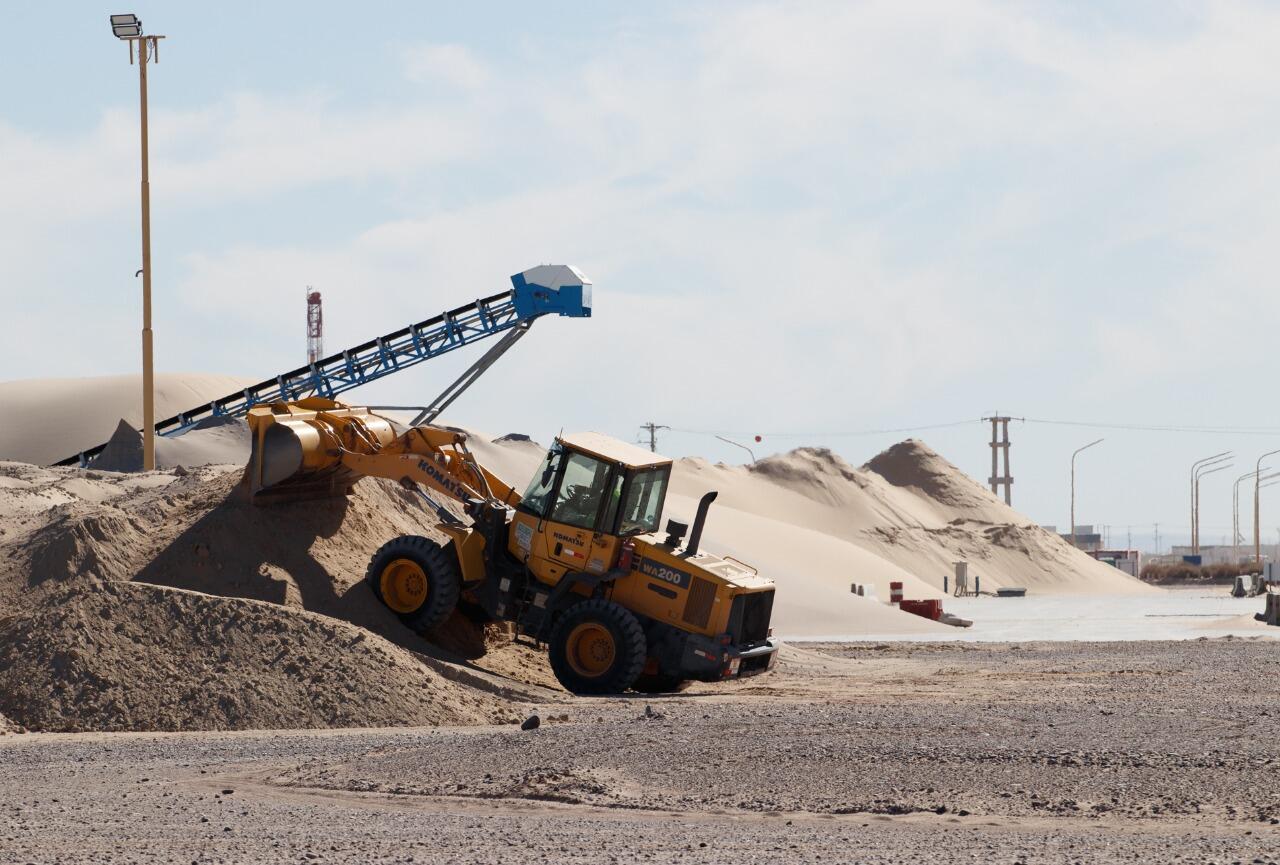 Río Negro: reclamos por los impactos de la empresa de arenas de ...