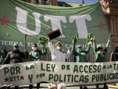 Acceso a la tierra y agroecología: la Plaza se transformó en la Huerta de Mayo