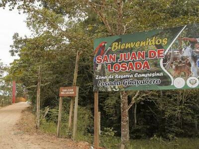 En el evento también fue entregada la resolución de constitución de la Zona de Reserva Campesina Losada Guayabero, con 163.736 hectáreas.  Foto: Ricardo Báez / ANT