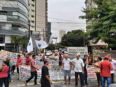 Atingidos pela Hydro-Alunorte protestam em Belém