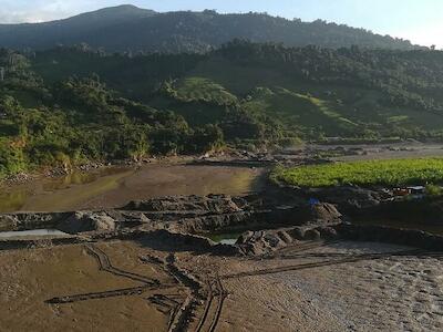El cauce de los ríos amazónicos de Bolivia fueron modificados por el negocio del oro. La minería ilegal sigue impactando sobre los afluentes del norte del país. Foto: Iván Paredes