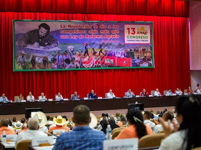 Campesinos cubanos clausuran su XIII Congreso