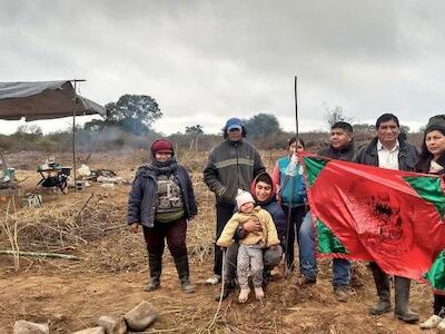 “Con dos máquinas rompieron el alambre, demolieron mi piecita y la tiraron abajo…”