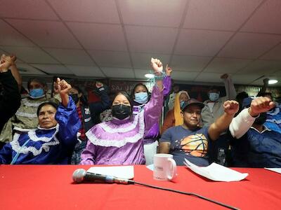 Integrantes del Concejo Indígena Autónomo de Santiago Mexquititlán en una conferencia de prensa en la Casa de los Pueblos y Comunidades Indígenas Samir Flores, en la Ciudad de México. Foto: Roberto García Ortiz